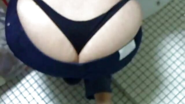 A casa giocando con il preservativo sul pene webcam sexy live ita