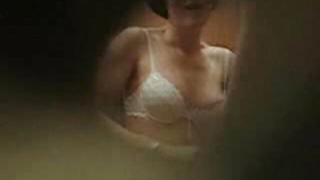 Ragazza russa in calze nere video porno italiani con animali cazzo
