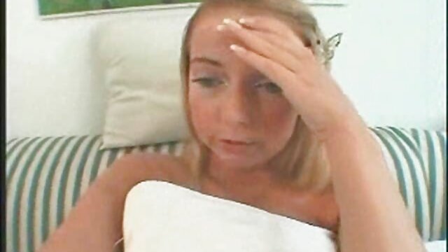 Giocando youtube video porno italiani gratis con incinta